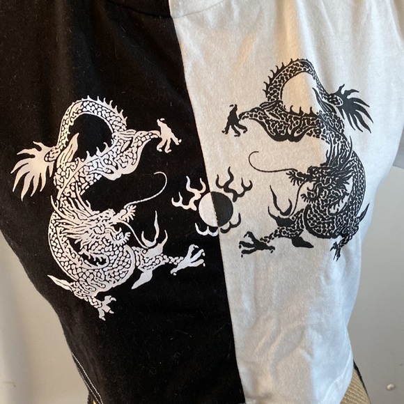 SOLD! SHEIN cropped short sleeve tee shirt size woman’s small - Picture 3 of 7